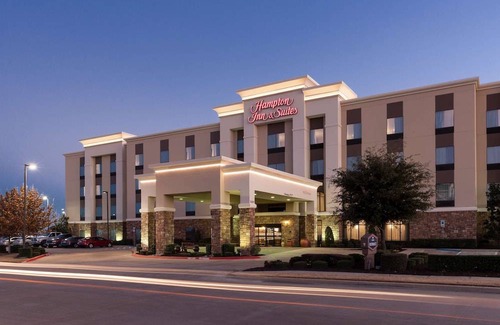 Burleson Hotel | Hampton Inn & Suites Ft. Worth-Burleson