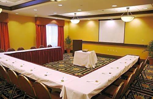 Seal Beach Hotel | Hampton Inn & Suites Seal Beach