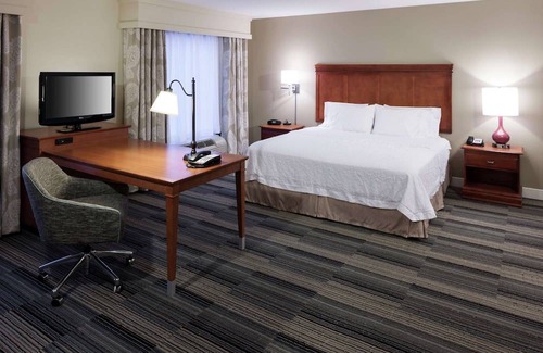 Quad Cities Hotel | Hampton Inn & Suites Davenport