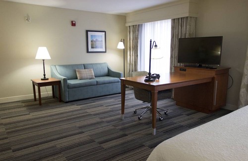 Quad Cities Hotel | Hampton Inn & Suites Davenport