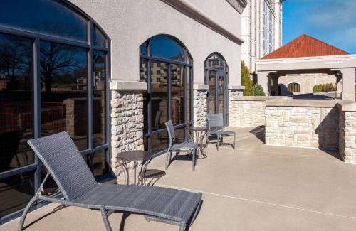 Country Club Plaza Area Hotel | Hampton Inn & Suites Country Club Plaza