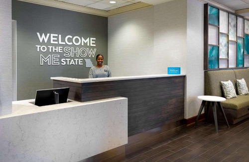 Country Club Plaza Area Hotel | Hampton Inn & Suites Country Club Plaza