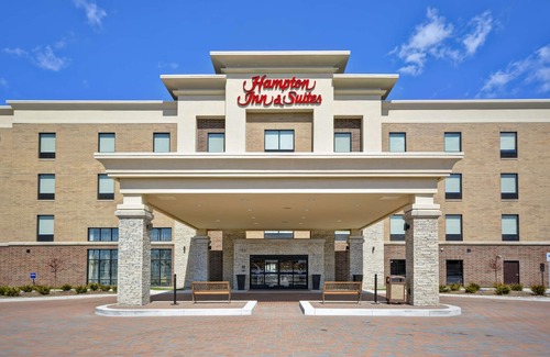 Warren Hotel | Hampton Inn & Suites Detroit/Warren