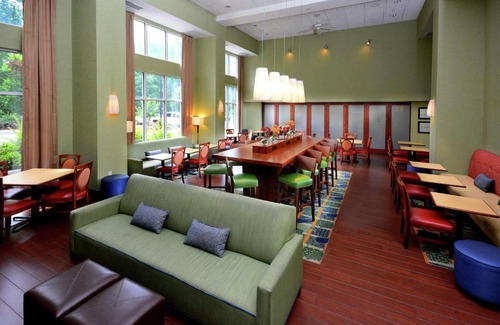 Huntersville Hotel | Hampton Inn & Suites Huntersville