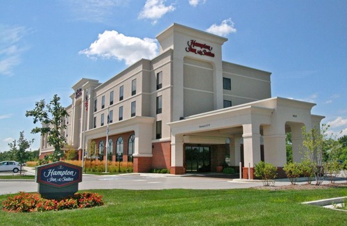 West Newton Hotel | Hampton Inn & Suites Indianapolis-Airport