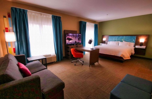 Golden Glades - The Woods Hotel | Hampton Inn & Suites Jacksonville - Beach Blvd/Mayo Clinic