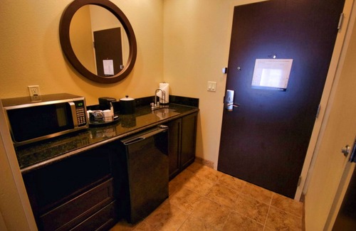 Golden Glades - The Woods Hotel | Hampton Inn & Suites Jacksonville - Beach Blvd/Mayo Clinic