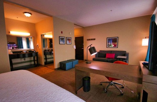 Golden Glades - The Woods Hotel | Hampton Inn & Suites Jacksonville - Beach Blvd/Mayo Clinic