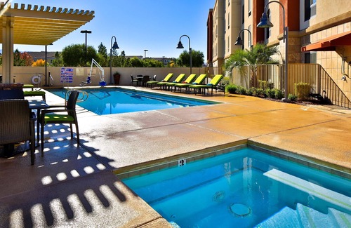 Seven Hills Hotel | Hampton Inn & Suites Las Vegas South