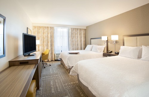 Downtown West Hotel | Hampton Inn & Suites - Minneapolis/Downtown
