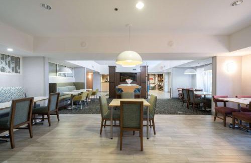 Salida Hotel | Hampton Inn & Suites Modesto - Salida