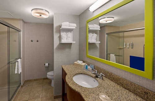 Crown Heights Hotel | Hampton Inn & Suites Poughkeepsie