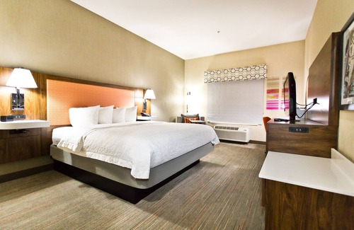Arden-Arcade Hotel | Hampton Inn & Suites Sacramento-Cal Expo