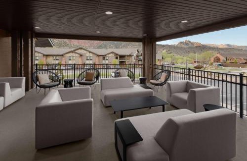 Zion National Park South Entrance Hotel | Hampton Inn & Suites Springdale/Zion National Park