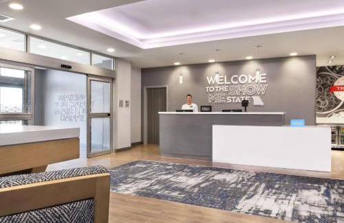St. Charles Hotel | Hampton Inn & Suites St Charles Old Town Area, Mo