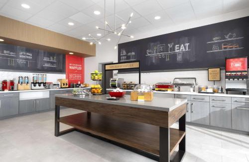 St. Charles Hotel | Hampton Inn & Suites St Charles Old Town Area, Mo