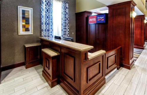 Bloomfield Hotel | Hampton Inn & Suites Staten Island