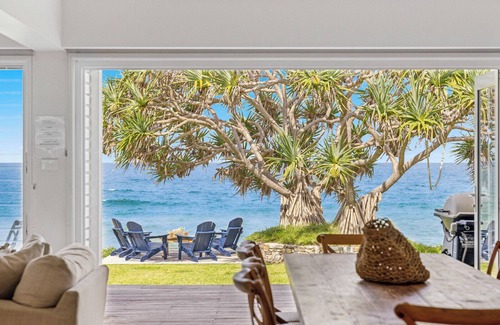Sapphire Beach House | Hampton on the Beach - Absolute Beachfront, Pet-friendly, family beach house