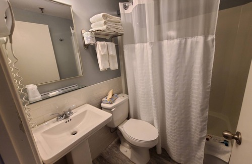 Hampton Hotel | Hampton Village Inn