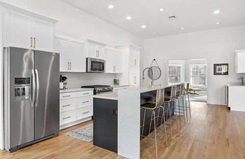 East Hampton House | Hamptons Compound w/Golf, Tennis, Pool, Basketball, Bocce, and much more!