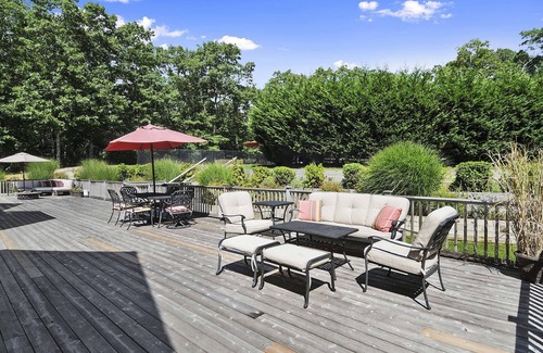 East Hampton House | Hamptons Compound w/Golf, Tennis, Pool, Basketball, Bocce, and much more!