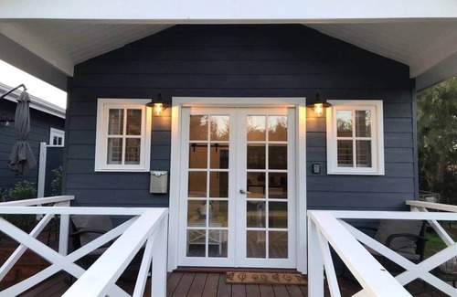 Rye House | Hamptons In Rye Blue Cottage 3Mins from HotSprings