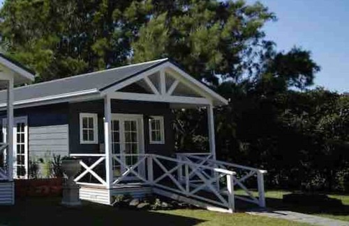 Rye House | Hamptons In Rye Blue Cottage 3Mins from HotSprings