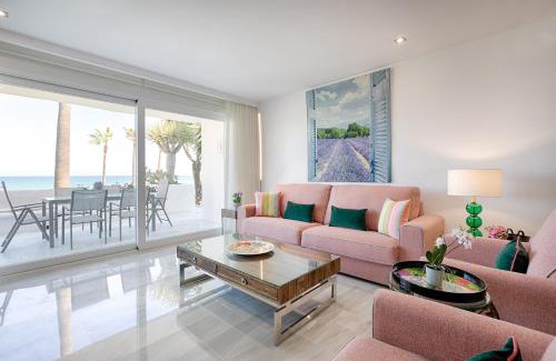 Urbanization Alcazaba Beach Apartment | Hanami Alcazaba Beach Front Sea View