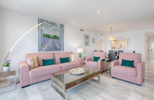 Urbanization Alcazaba Beach Apartment | Hanami Alcazaba Beach Front Sea View