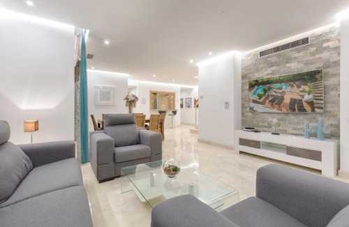 Urbanization Alcazaba Beach Apartment | Hanami Alcazaba Beach Penthouse