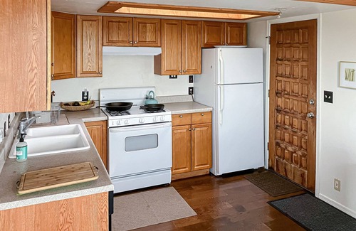 Lake Montezuma House | Handmade cottage with large deck, mountain views, & amazing sunsets