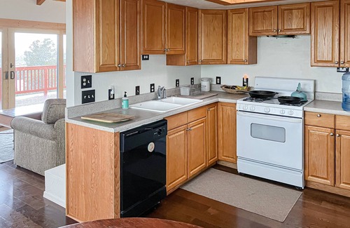 Lake Montezuma House | Handmade cottage with large deck, mountain views, & amazing sunsets