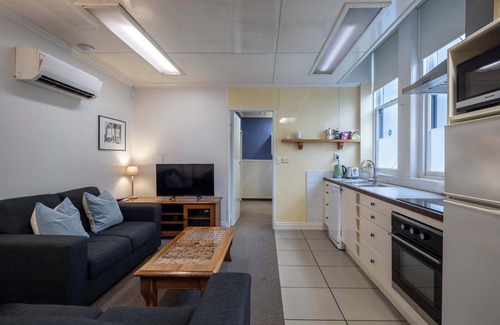 Dunedin City Centre Apartment | Handy Inner City Apartment