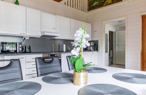 Rautalampi House | Hanhenpesä by Interhome