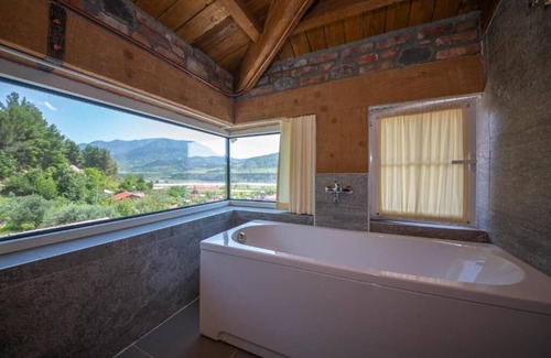 Elbasan County Hotel | Hani i Taulant Shahinit