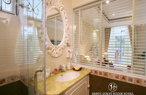 Hang Buom Hotel | Hanoi Hotel Royal