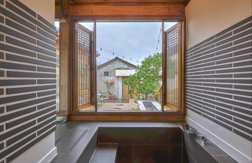 Andong Ski Chalet | Hanok spa stay 소연정