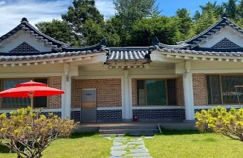 Jangseong House | Hanok Stay Daldojimaeul Pension