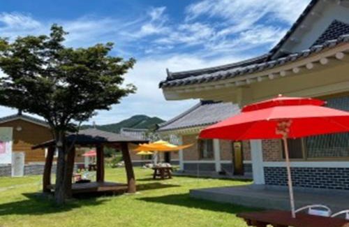 Jangseong House | Hanok Stay Daldojimaeul Pension