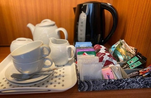 Hinckley Apartment | Hansom House beautiful furnished deluxe king size accommodation