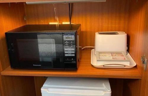 Hinckley Apartment | Hansom House beautiful furnished deluxe king size accommodation