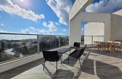 Haifa House | Hantke22 Horev Penthouse Jacuzzi 4BD