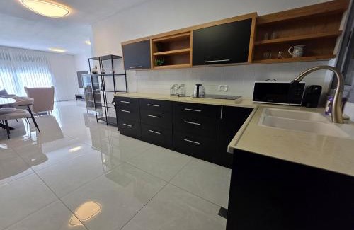 Haifa House | Hantke22 Horev Penthouse Jacuzzi 4BD