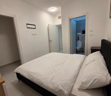 Haifa House | Hantke22 Horev Penthouse Jacuzzi 4BD