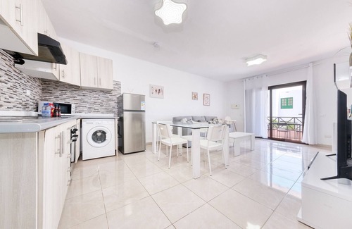 Puerto del Carmen Ski Chalet | Happy Beach Home