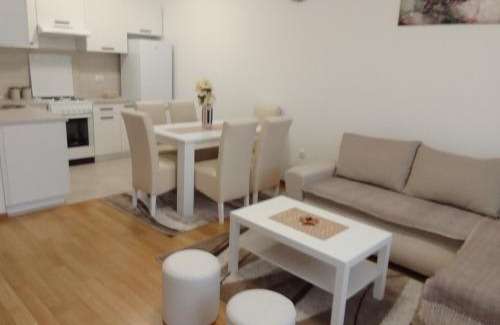 Central Serbia Apartment | Happy Day