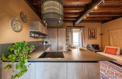 Pavia Apartment | Happy days