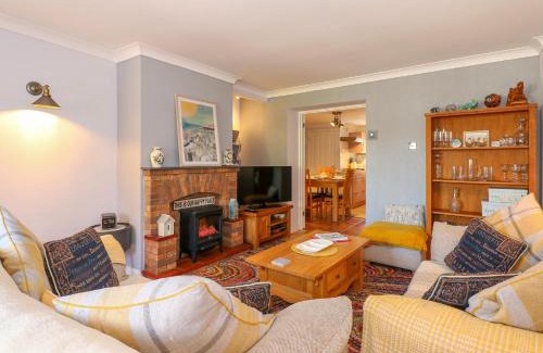 West Runton House | Happy Daze