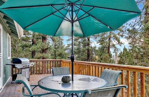 Big Bear Ski Chalet | Happy Hour Inn- Adorable Single Story Relaxing Retreat