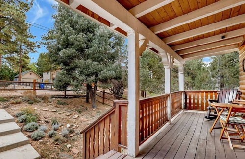 Big Bear Ski Chalet | Happy Hour Inn- Adorable Single Story Relaxing Retreat